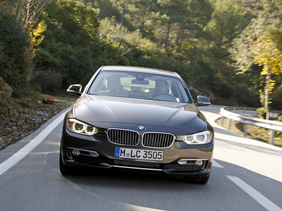  BMW 320d Sedan Modern Line 2012 года  (фото 12 из 16)